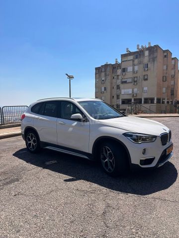 ב מ וו X1