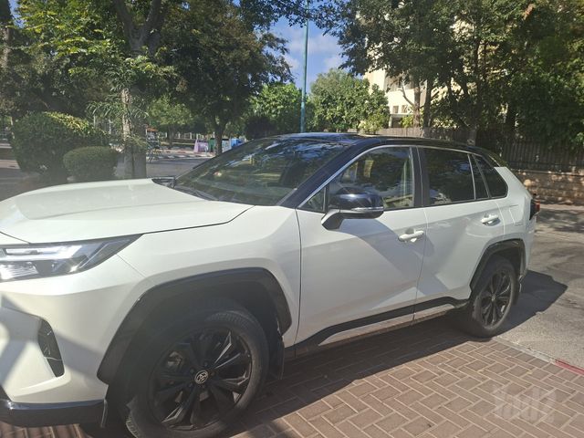 טויוטה RAV4