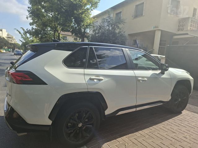 טויוטה RAV4