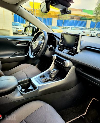 טויוטה RAV4