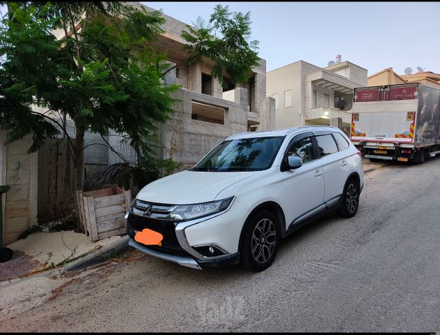 מיצובישי אאוטלנדר