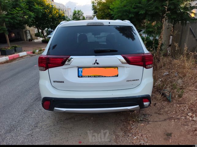 מיצובישי אאוטלנדר