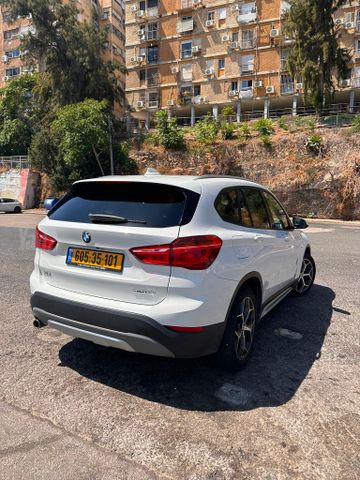ב מ וו X1
