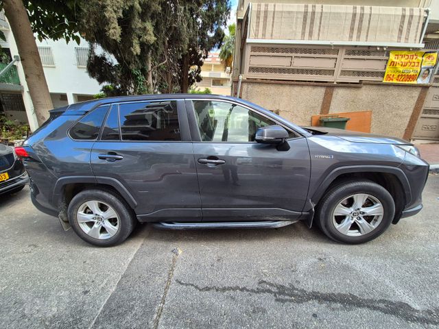 טויוטה RAV4
