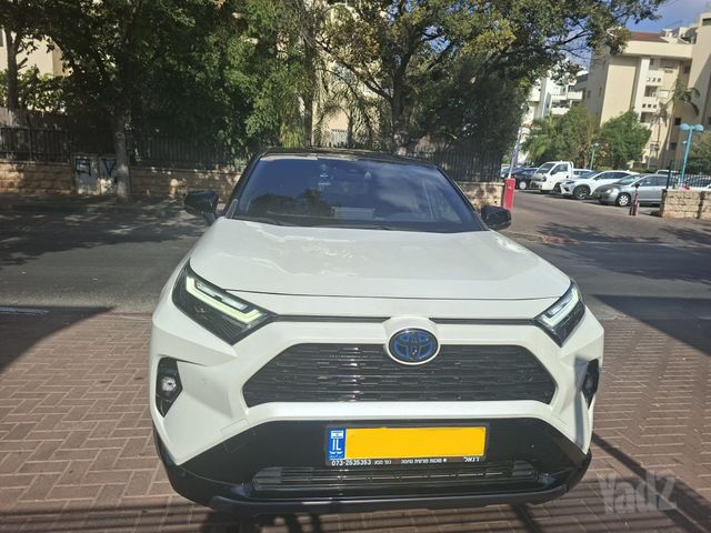 טויוטה RAV4
