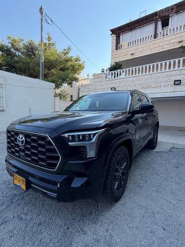 טויוטה סקויה