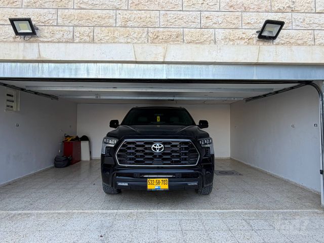 טויוטה סקויה