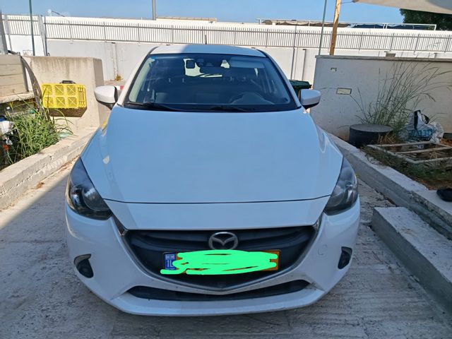 מודעת רכב מאזדה 2