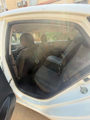 יונדאי אקסנט i25