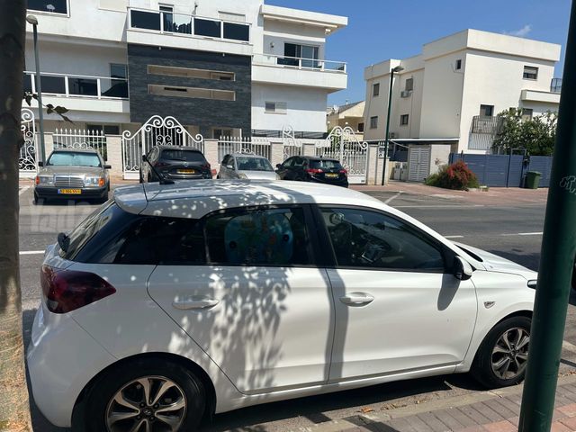 מודעת רכב יונדאי i20