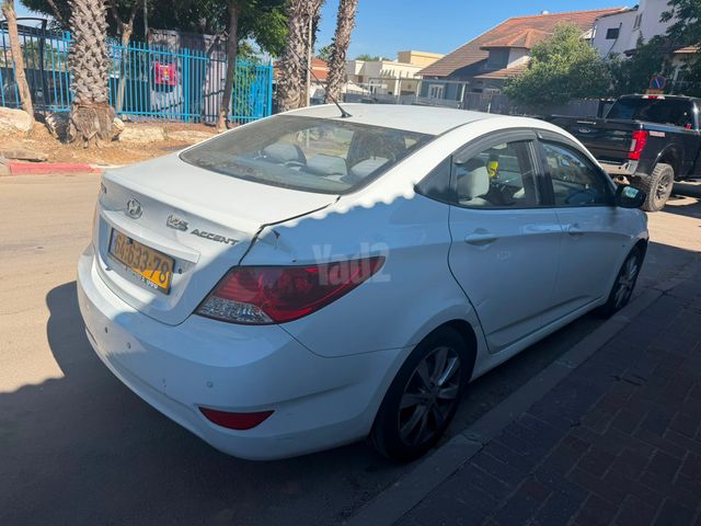 יונדאי אקסנט i25