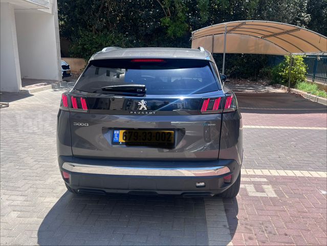 פיג'ו 3008