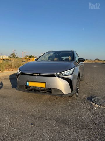 ג׳ילי Geometry C