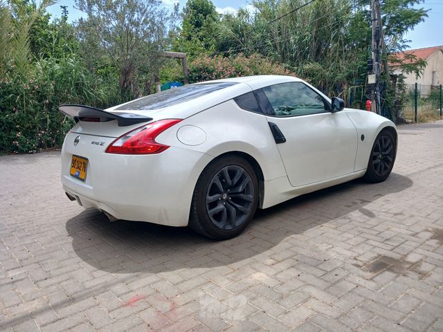 מודעת רכב ניסאן 370Z
