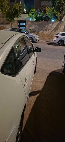 טויוטה פריוס