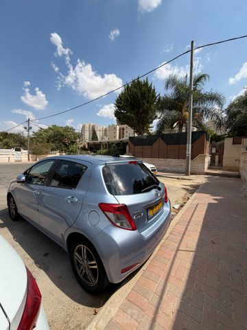 טויוטה יאריס