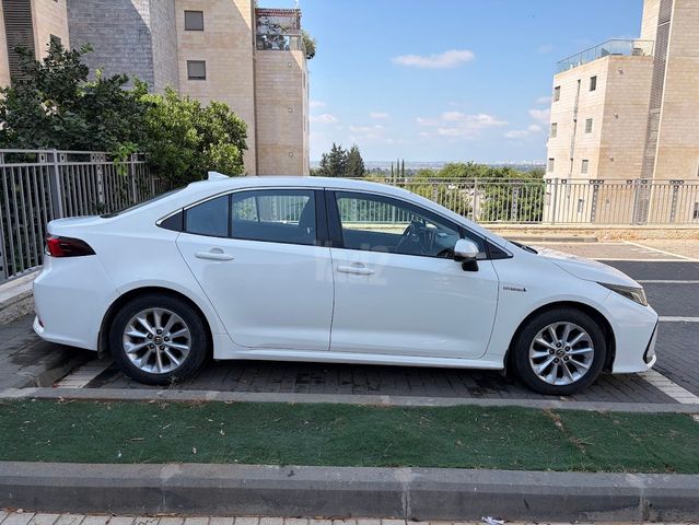 טויוטה קורולה