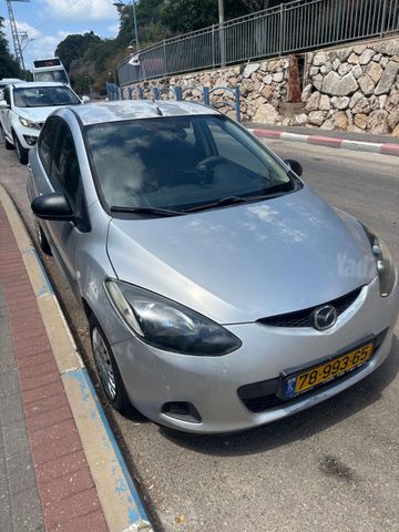 מודעת רכב מאזדה 2