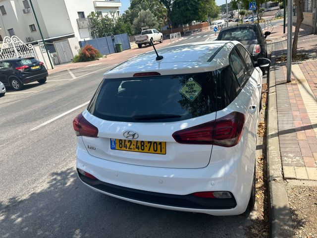 יונדאי i20