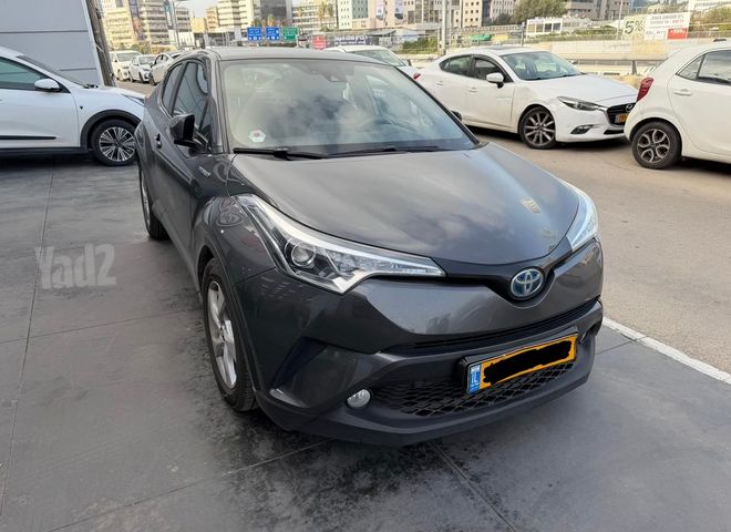 מודעת רכב טויוטה C-HR