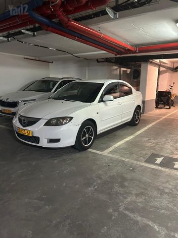 מודעת רכב מאזדה 3