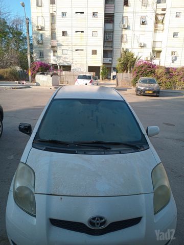 טויוטה יאריס