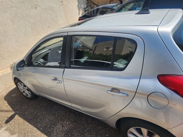 יונדאי i20
