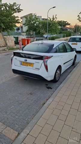 טויוטה פריוס
