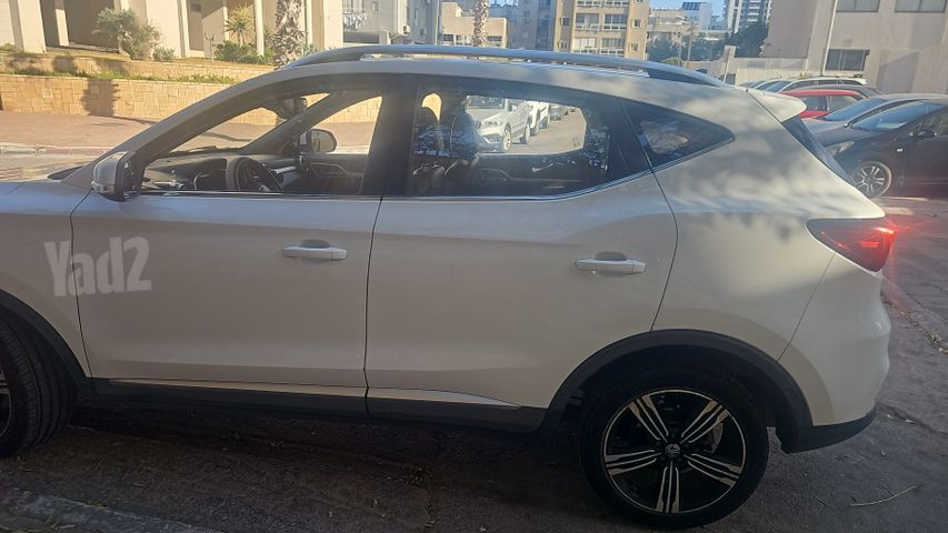 מודעת רכב אם ג'י ZS