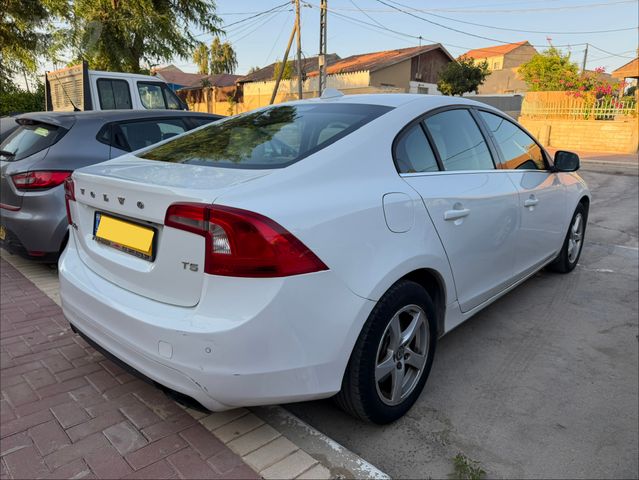 וולוו S60