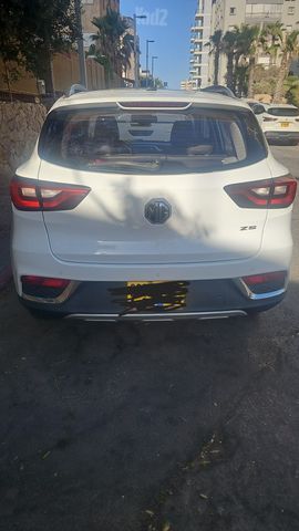 אם ג'י ZS