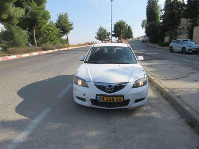 מודעת רכב מאזדה 3