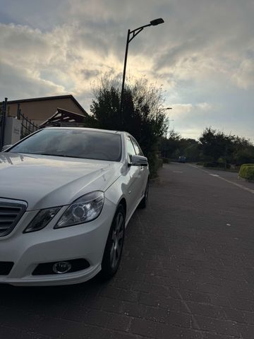 מודעת רכב מרצדס-בנץ E-class