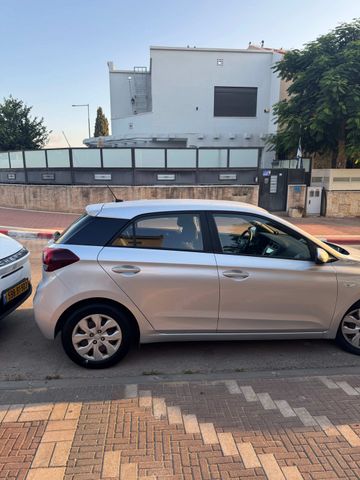 יונדאי i20