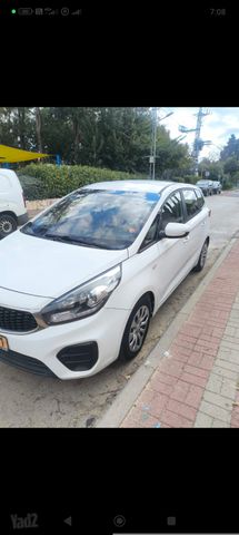 מודעת רכב קיה קארנס