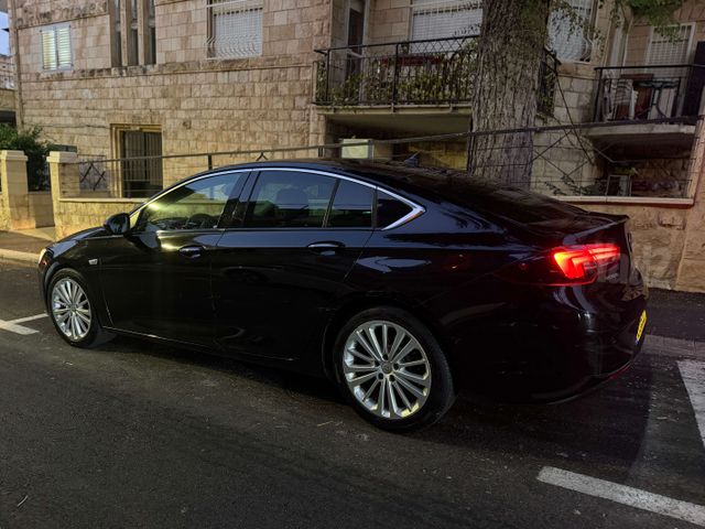 אופל אינסיגניה