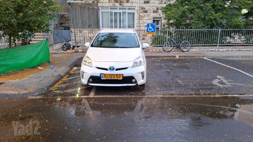 מודעת רכב טויוטה פריוס
