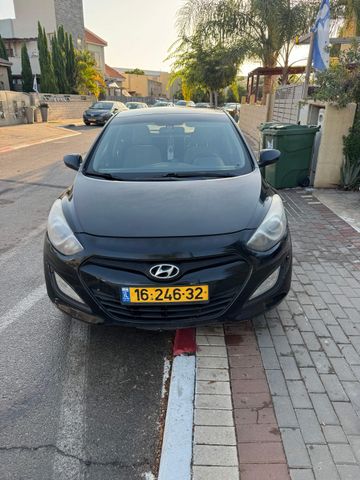 יונדאי i30