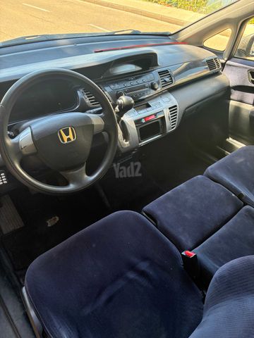 מודעת רכב הונדה FR-V