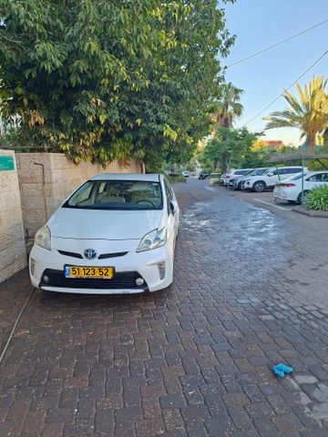 טויוטה פריוס