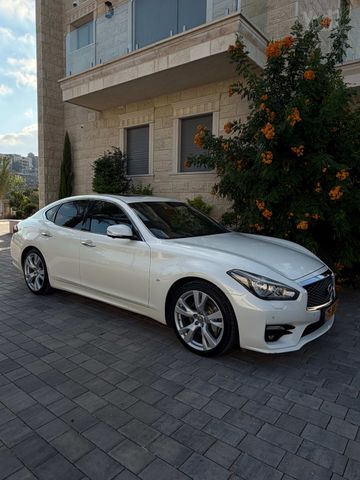 מודעת רכב אינפיניטי Q70