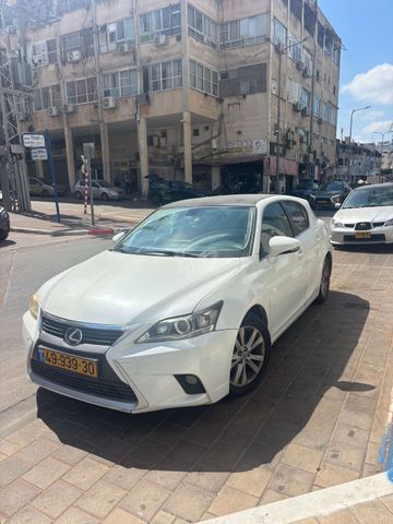 מודעת רכב לקסוס CT