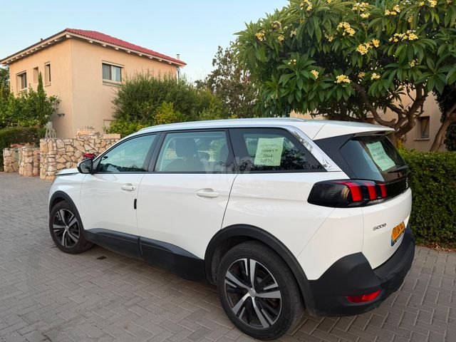 פיג'ו 5008