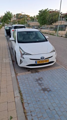 מודעת רכב טויוטה פריוס