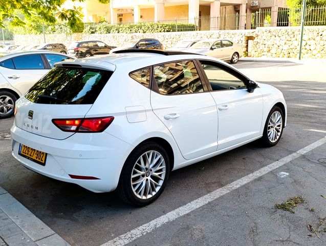 מודעת רכב סיאט לאון
