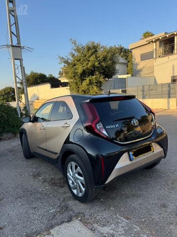 טויוטה אייגו X