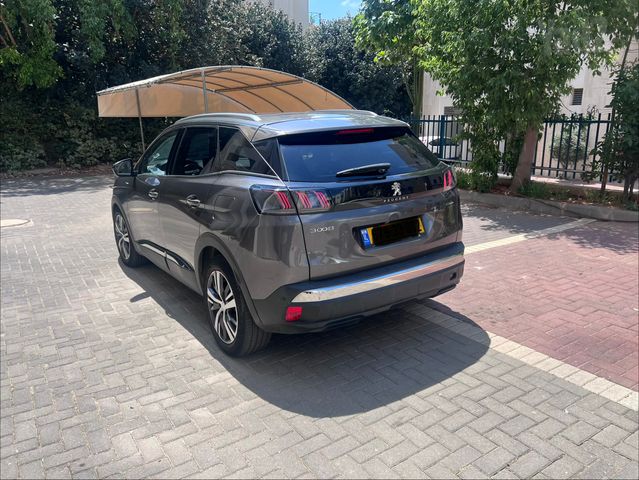 פיג'ו 3008