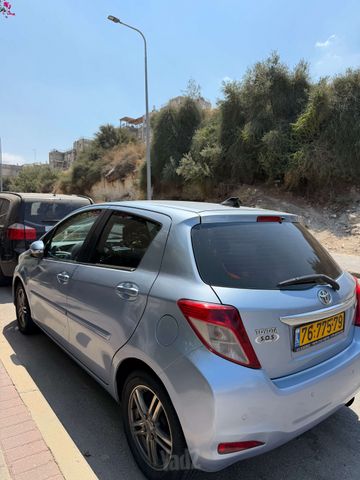 טויוטה יאריס