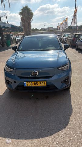 וולוו C40