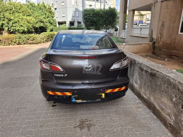 מאזדה 3
